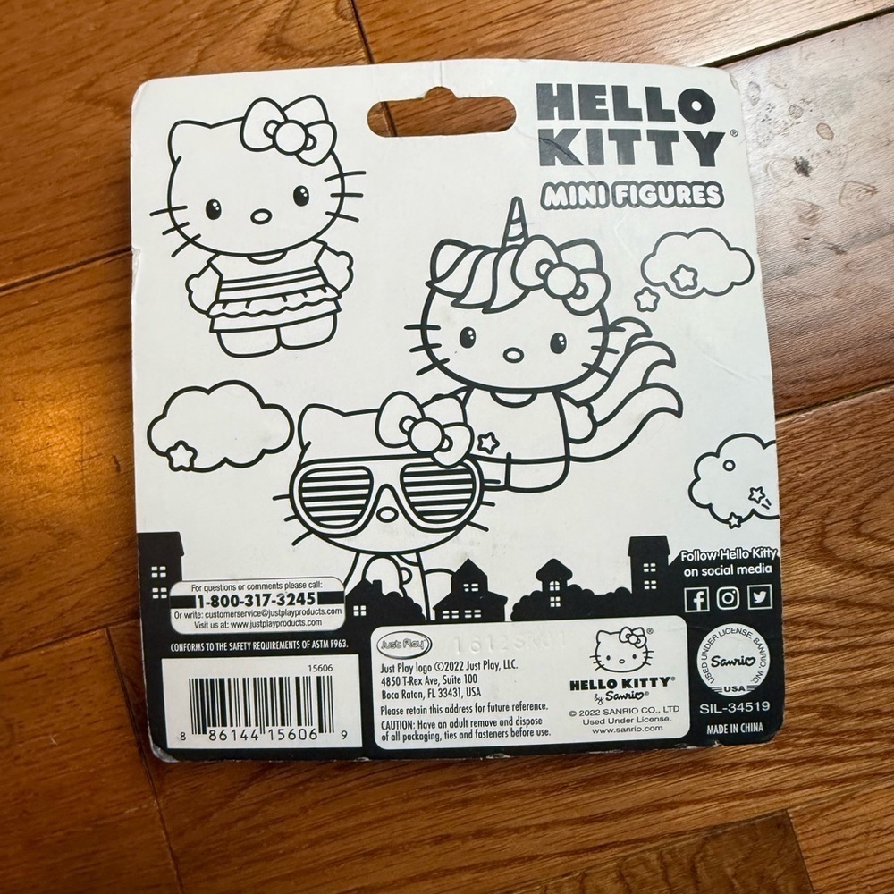 Sanrio Hello Kitty 2” Mini Figures NWT - Picture 2 of 2